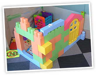 200系ハイエース専門ショップ「ガレージフジ」～キッズルーム